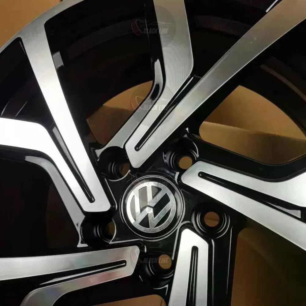 Llantas Deportivas Estilo Volkswagen de Cinco Radios Dobles – Negro y Plata