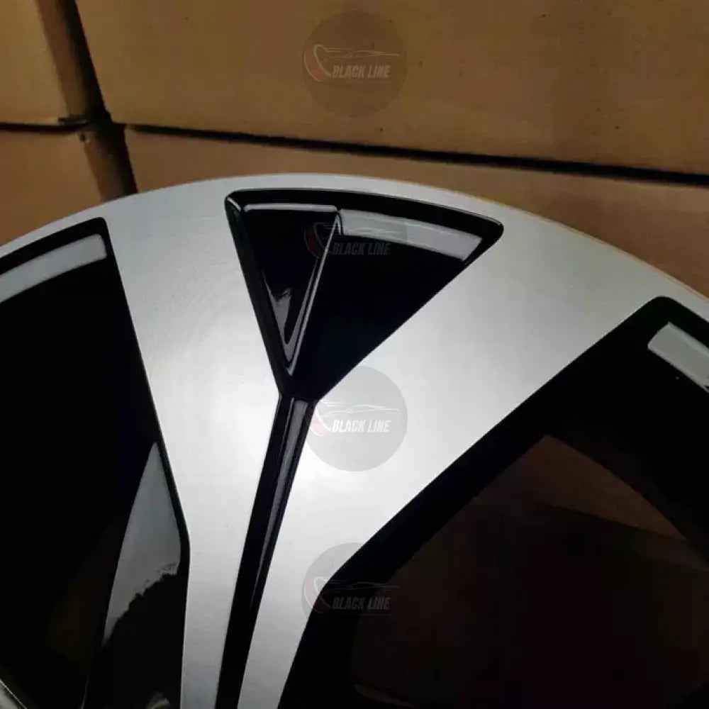 Llantas Deportivas Estilo Volkswagen de Cinco Radios Turbina – Negro y Plata