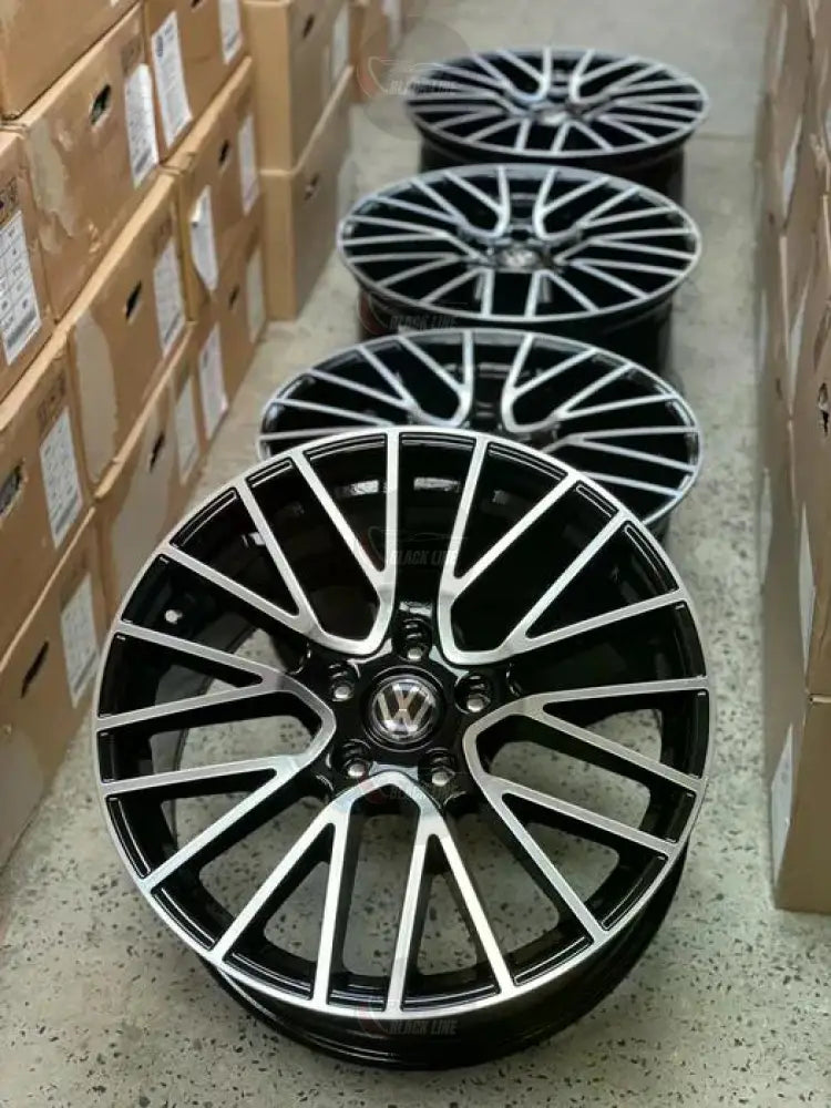 Llantas Deportivas Estilo Volkswagen Multirradio Fino – Negro y Plata