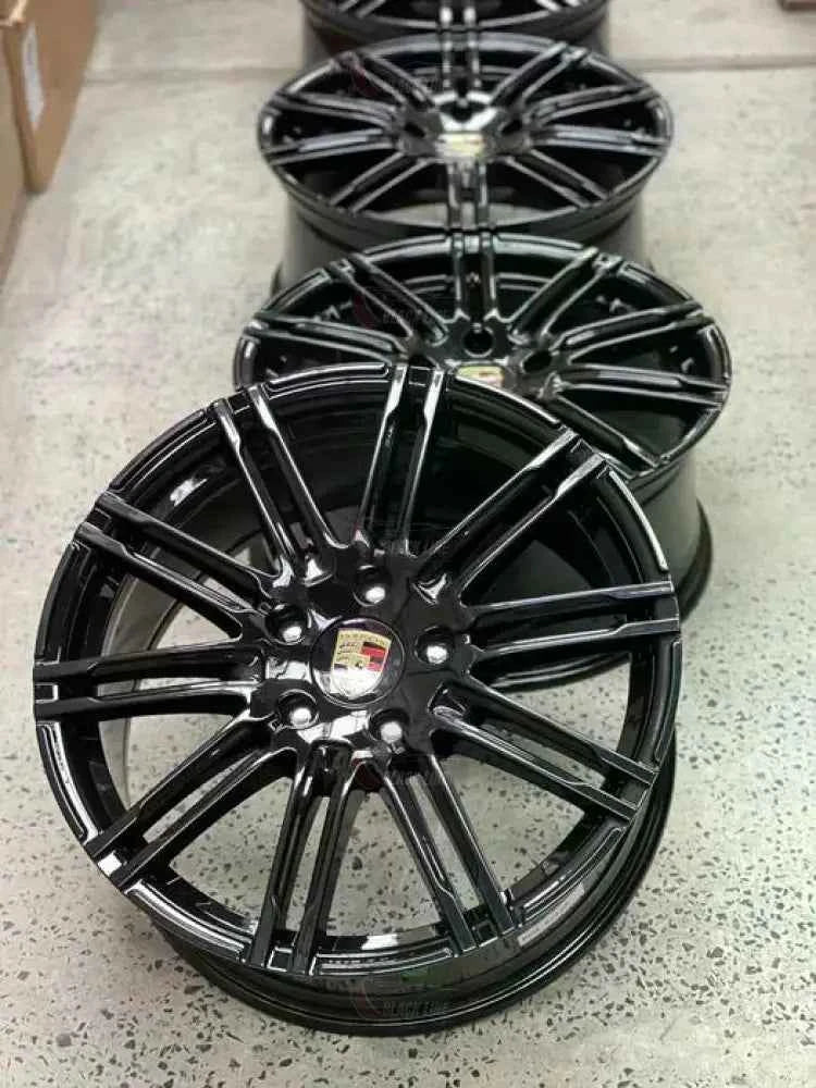 Llantas Deportivas Estilo Volkswagen Multirradio Ramificado – Negro