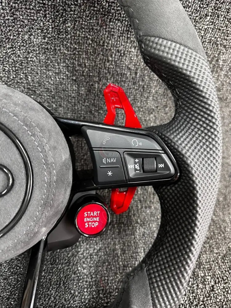 Volante Audi RS deportivo en Alcántara cuero texturizado y levas rojas con airbag incluido