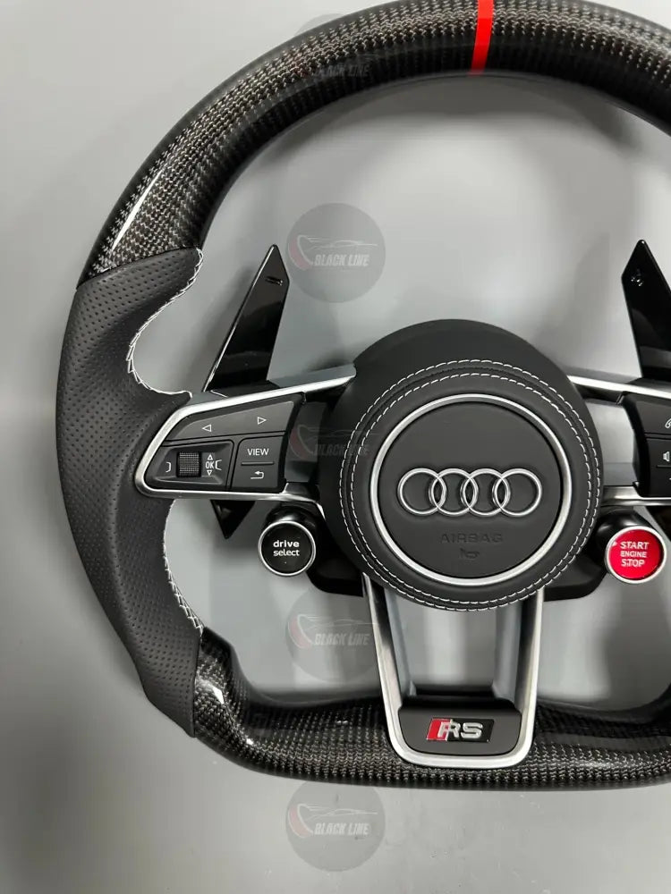 Volante Audi RS Deportivo en Carbono y Piel Perforada | Marcador Rojo Levas Drive Select Botón Start Fondo Plano y