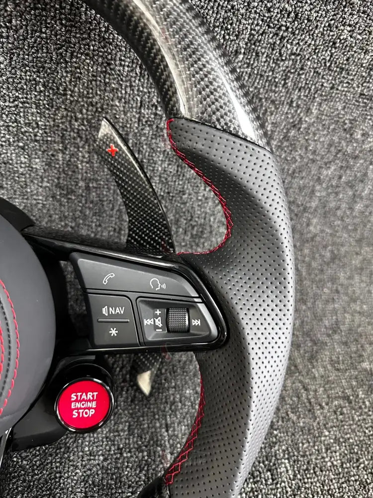 Volante Audi RS en Fibra de Carbono y Cuero Perforado con Levas y Multifunción