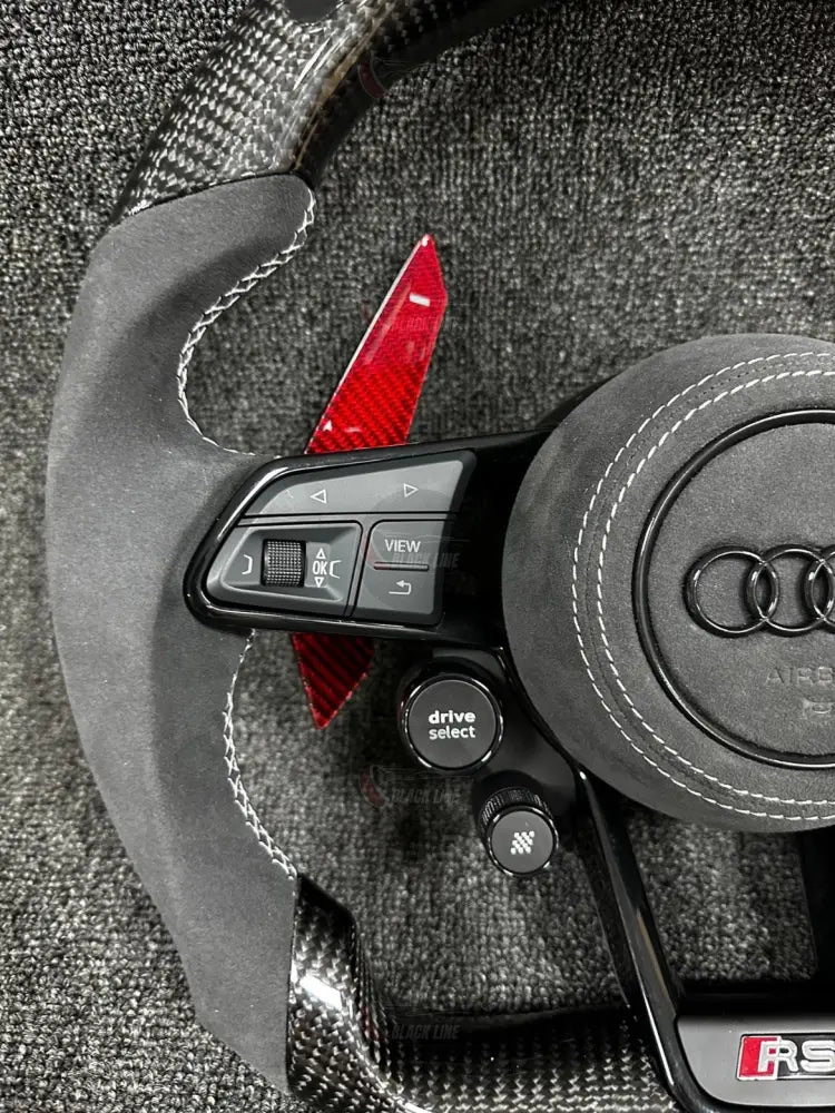 Volante Audi RS Performance en Fibra de Carbono y Alcantara con Levas Rojas Pantalla LED Multifunción y Drive Select