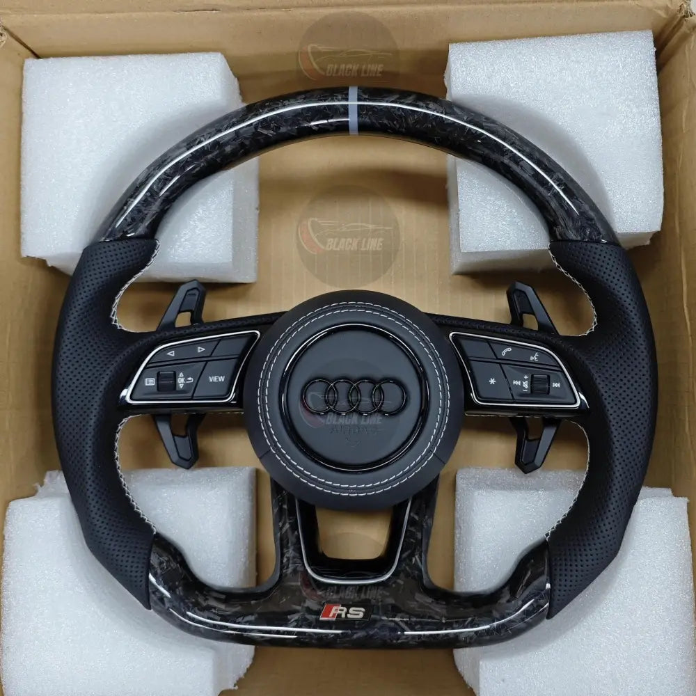 Volante Audi RS Performance en Fibra de Carbono Cuero Perforado con Costuras Blancas Levas y Multifunción