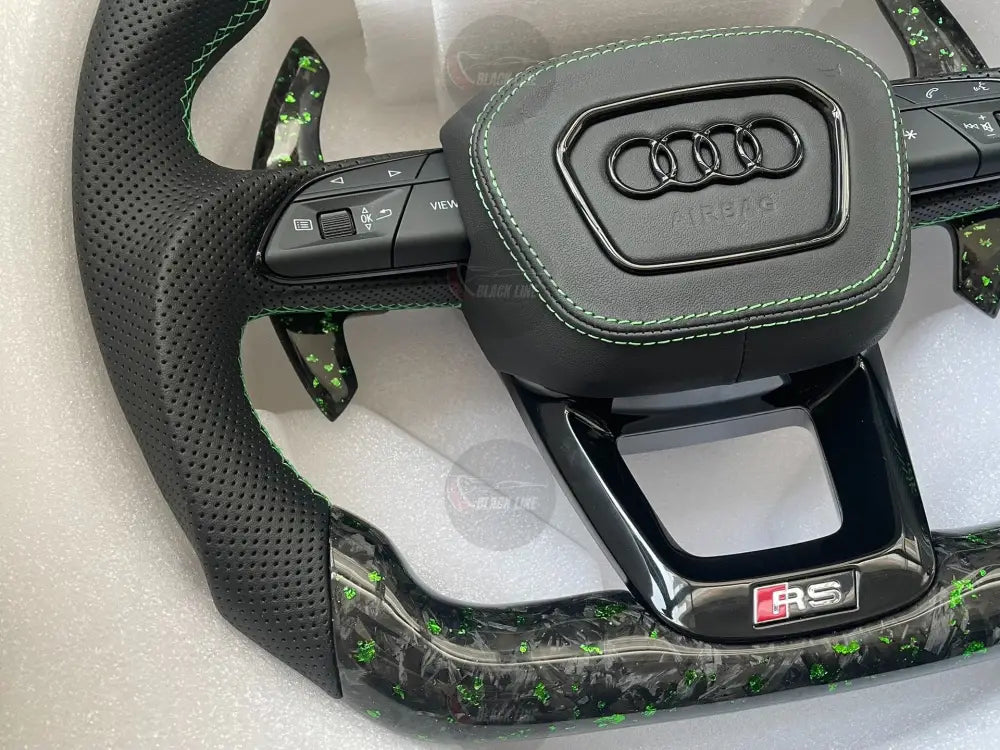Volante Audi RS Performance en Fibra de Carbono Cuero Perforado y Costuras Verdes con Levas y Multifunción