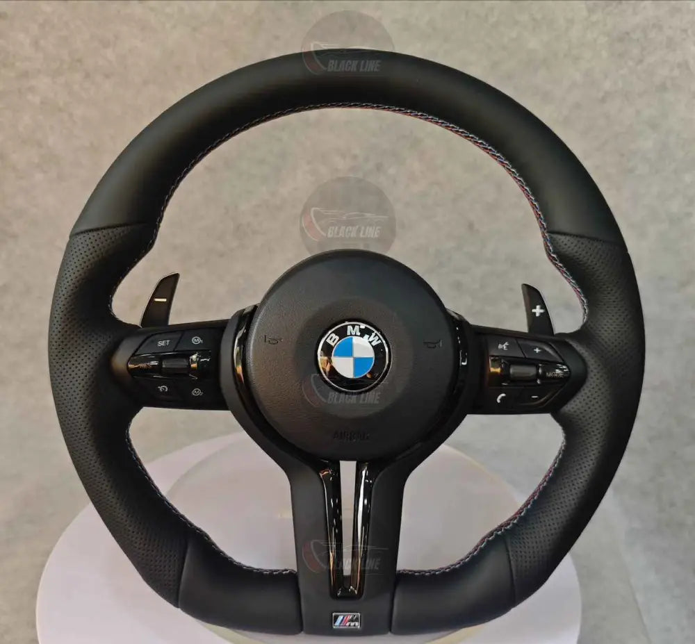 Volante BMW M Achatado en Cuero Negro Perforado