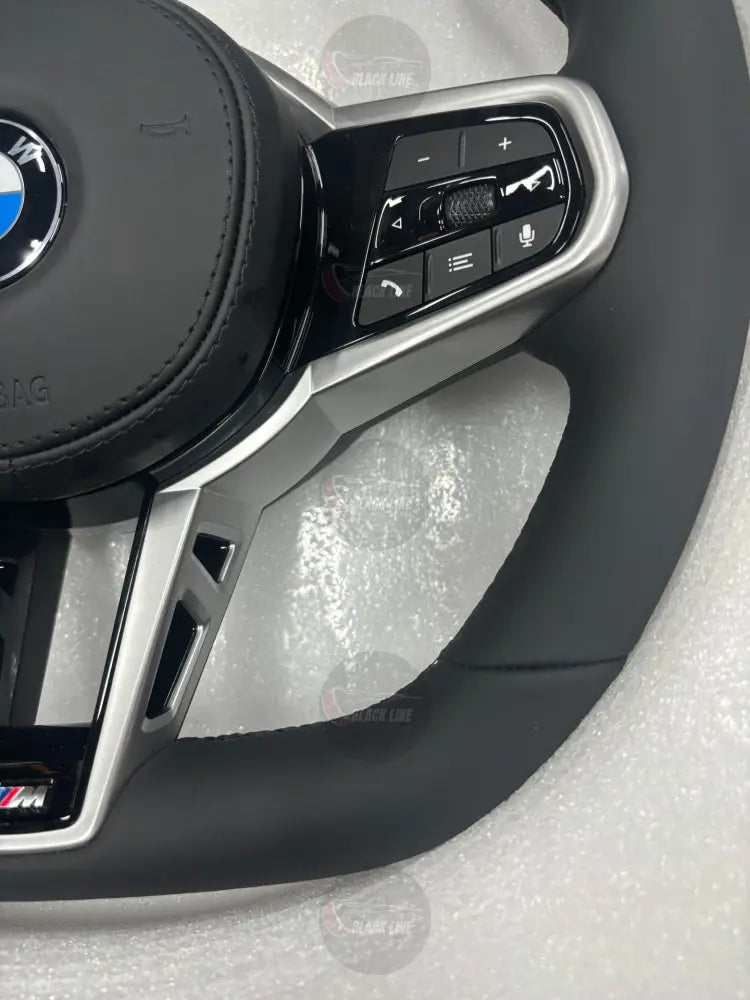 Volante BMW M Deportivo en Piel Negra | Fondo Plano Mandos Multifunción Detalles Plateados y Airbag