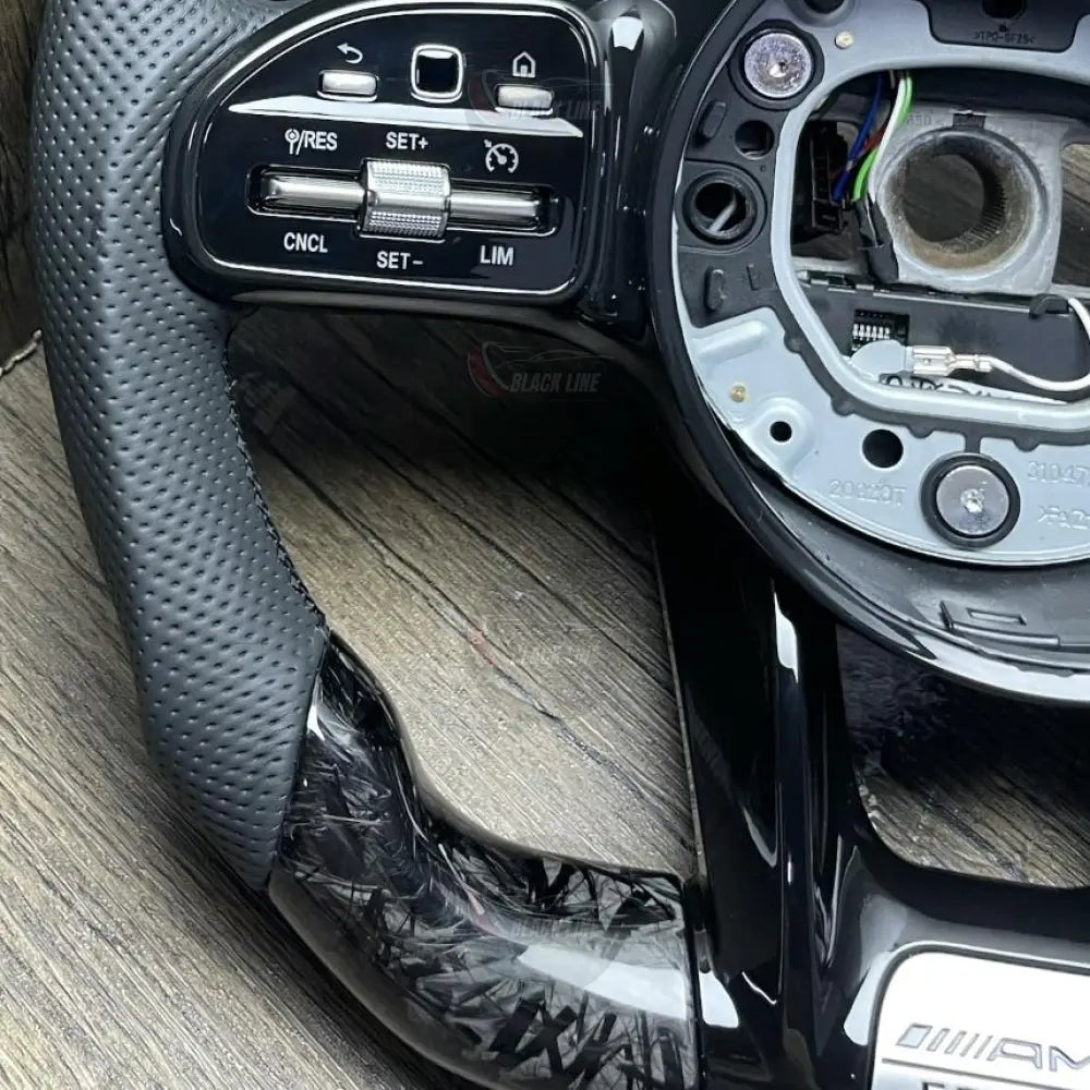 Volante Mercedes-AMG Edition en Carbono Negro Cuero Perforado Levas y Multifunción