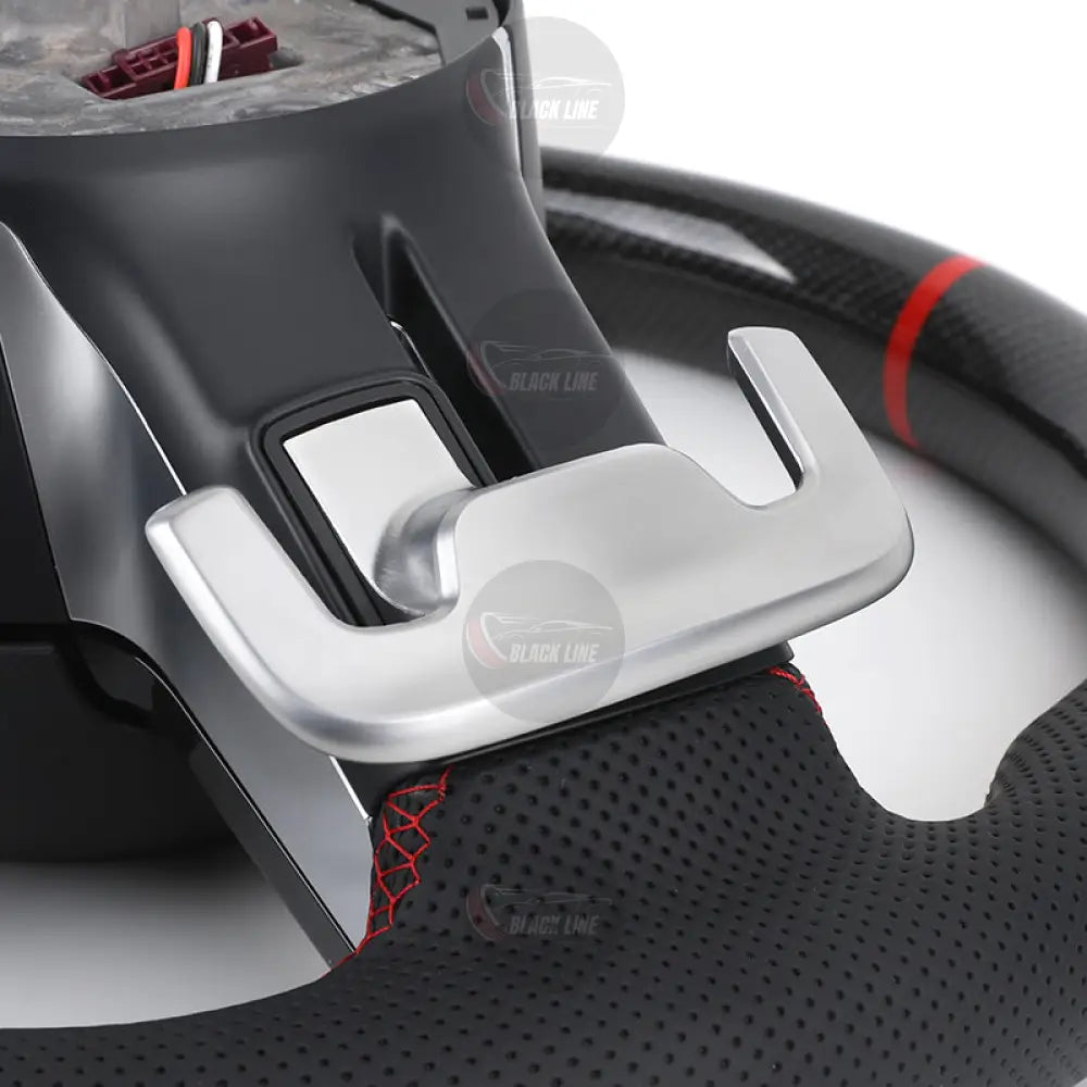 Volante Mercedes-AMG Performance en Fibra de Carbono y Cuero Perforado | Levas Multifunción Airbag y Detalles Rojos