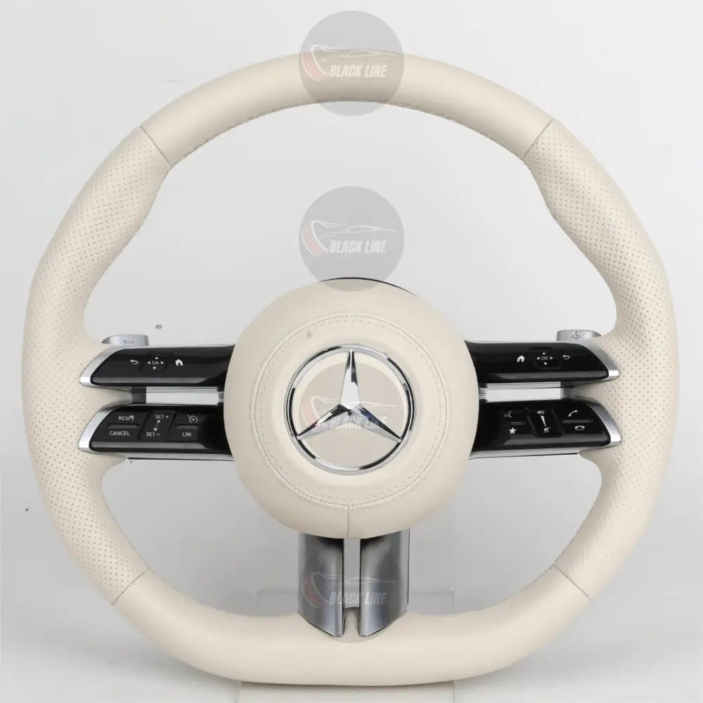 Volante Mercedes-Benz en Cuero Beige Perforado con Levas Multifunción y Acabado Negro Brillante