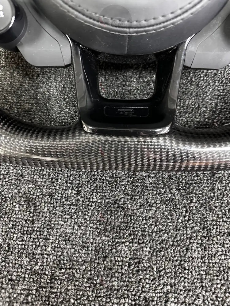 Volante Volkswagen Deportivo en Fibra de Carbono y Cuero Perforado | Display LED Levas Drive Select Start Engine Stop