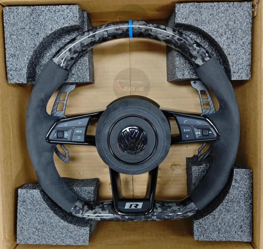 Volante Volkswagen R en Fibra de Carbono y Alcantara con Levas Multifunción y Costuras Azules